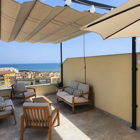 Tropicana Marinsa Apartment *